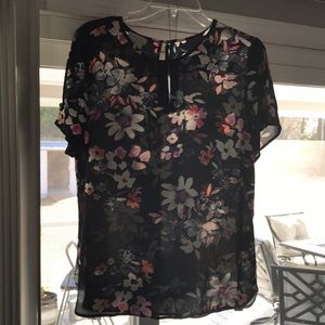 Brand new van heusen short sleeve flowered sheet keyhole blouse